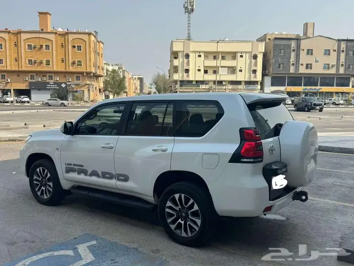 للبيع فقط برادو 2023 شرظ من الصدام لا الصدام 6