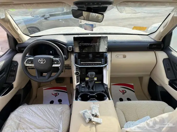 لاندكروزر GXR L3 بنزين 2025 أداء عالي وفخامة في كل المواصفات 4