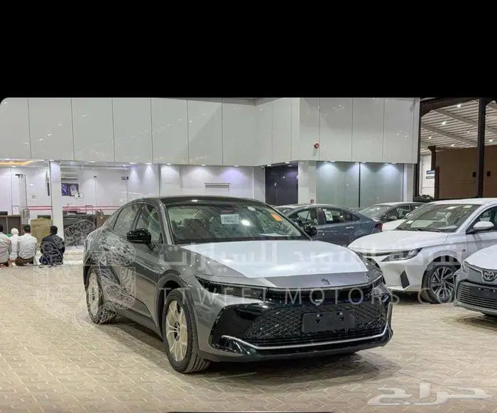 تويوتا كراون برستيج هايبرد 2025 0
