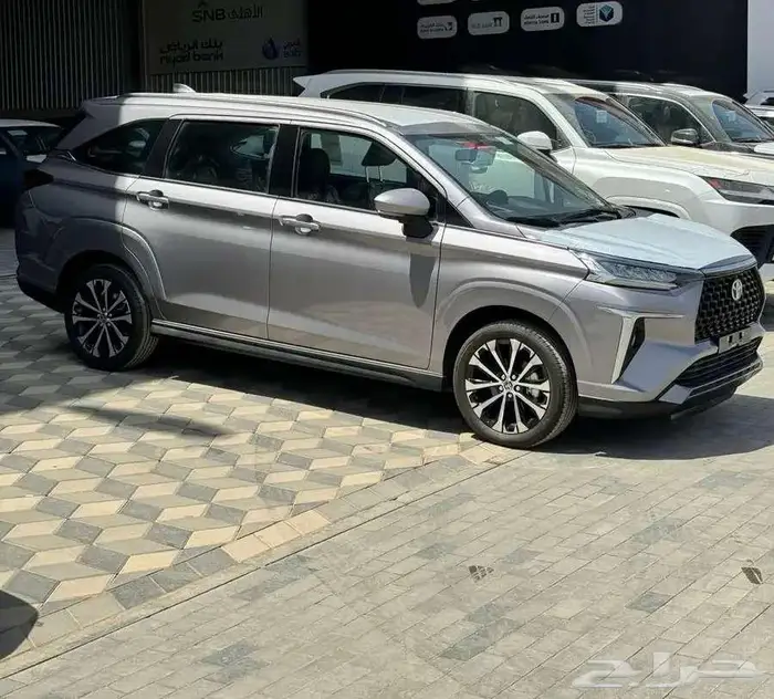 تويوتا فيلوز GLX بنزين 2025 9