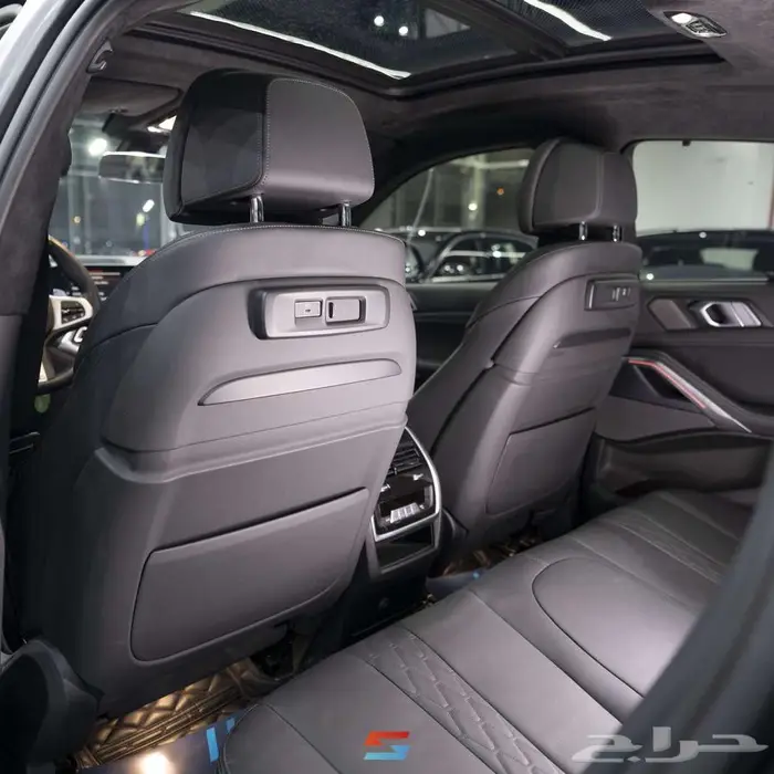 بي ام دبليو X6 Black Vermilion موديل 2022 14