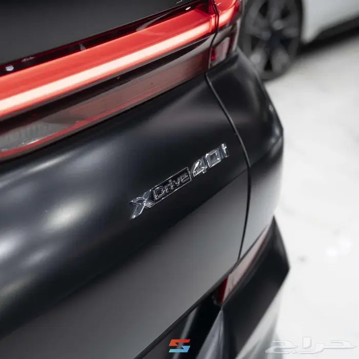 بي ام دبليو X6 Black Vermilion موديل 2022 8