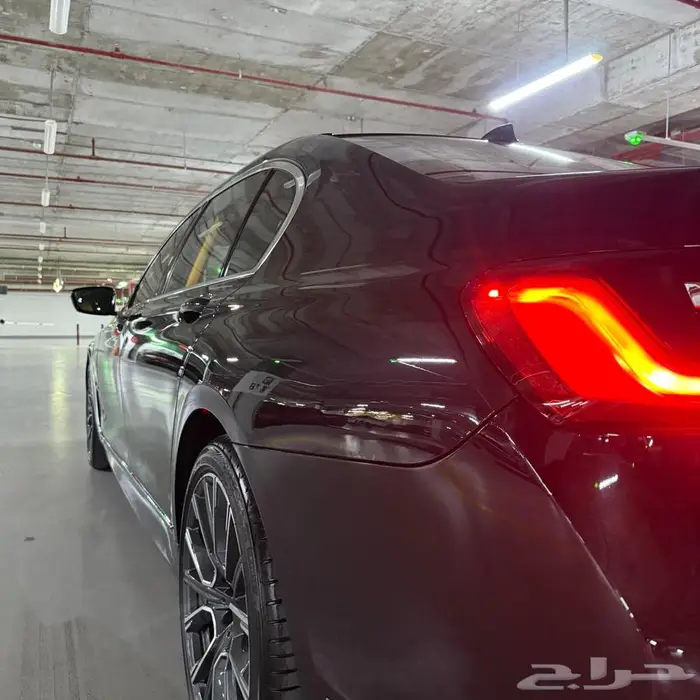 بي ام دبليو 730 أسود 2020 نظيفة 10