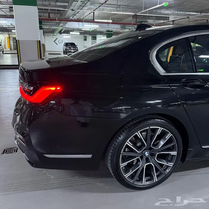 بي ام دبليو 730 أسود 2020 نظيفة 17