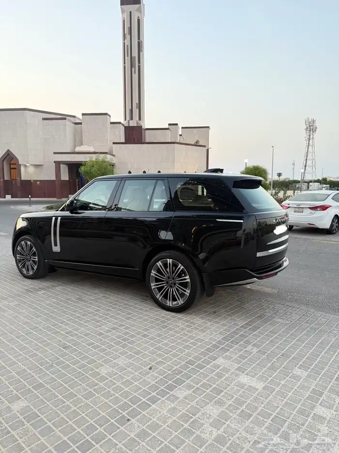 رنج روفر 2023 HSE 8 سرندل عداد 37 الف 6