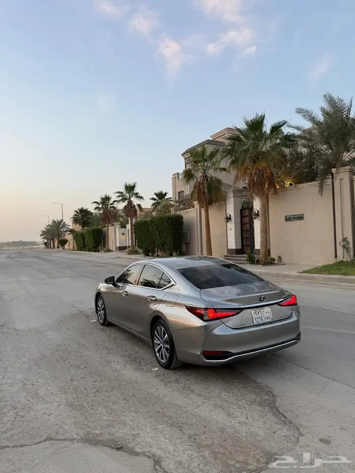 لكزس ES 250 AA (2021) مخزنة 8