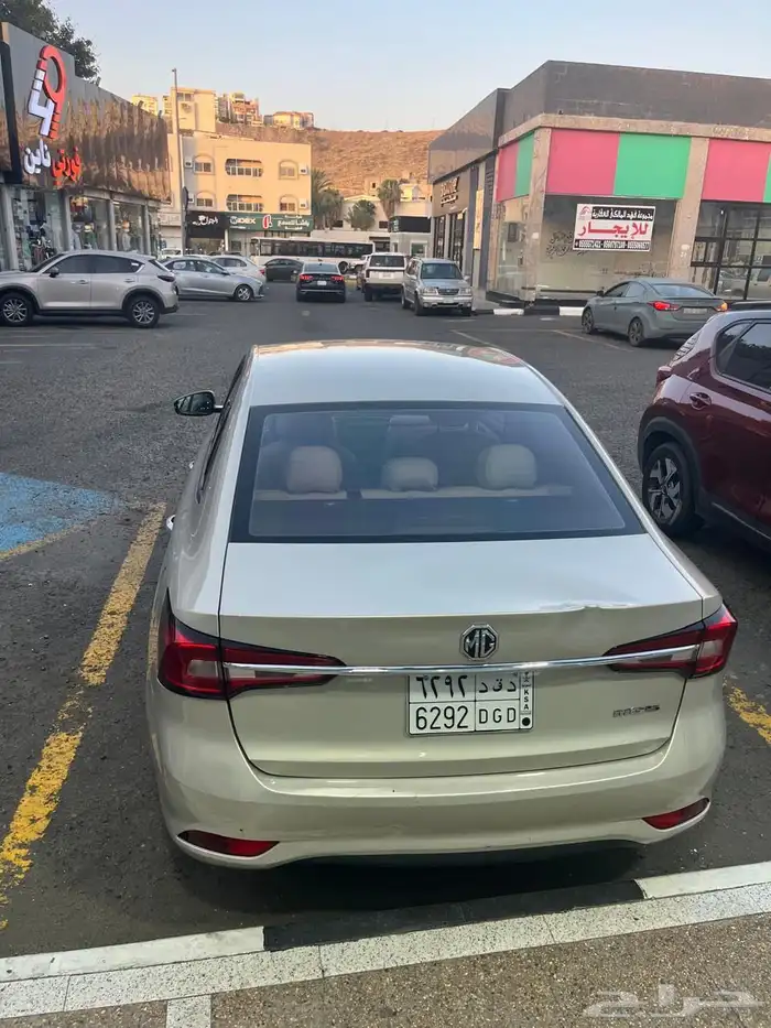 سيارة MG5 2020 5