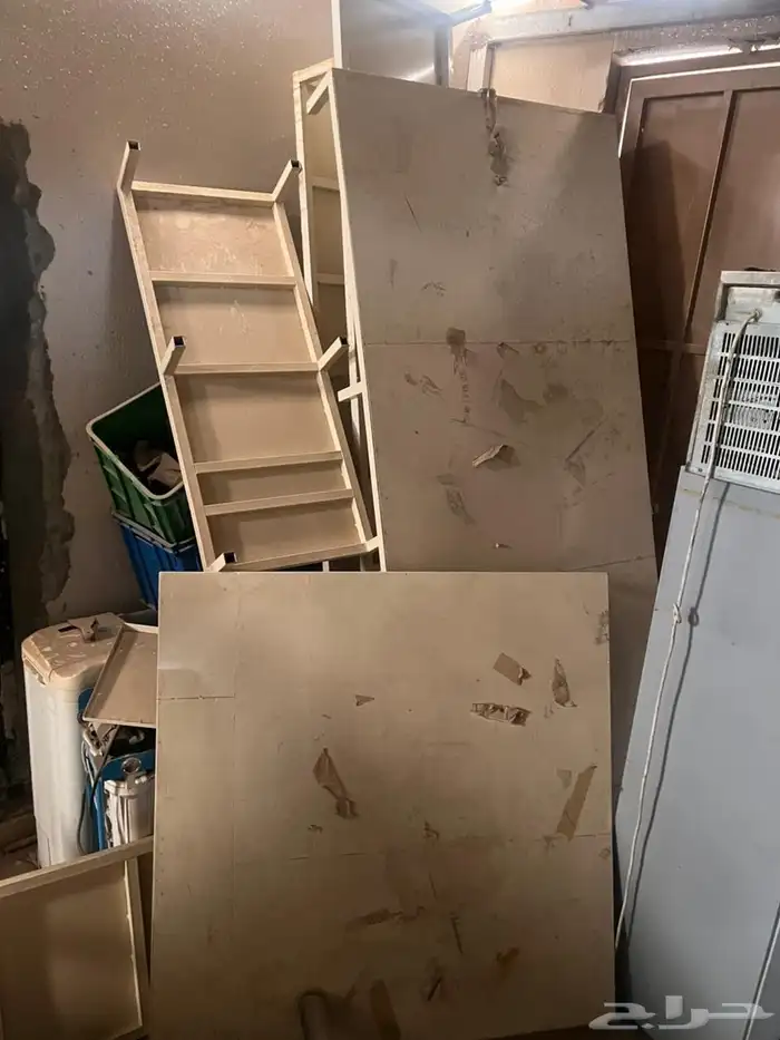استاندات ورفوف حديد بأحجام مختلفه 0