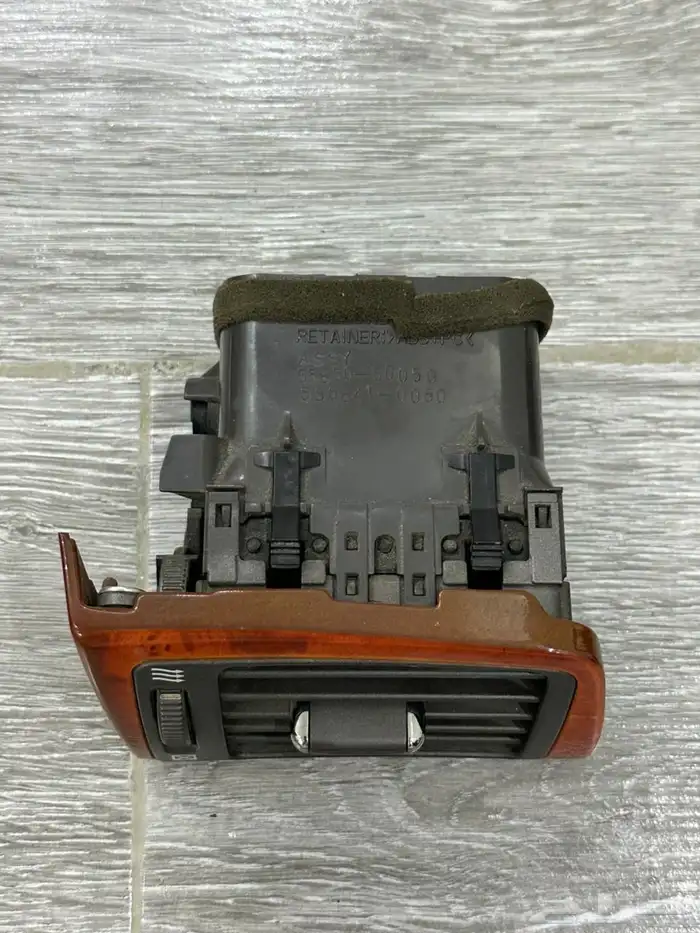 فريم شاشه لكزس وريش مكيف لكزس 430 وجهاز وزنون هله القديم 4