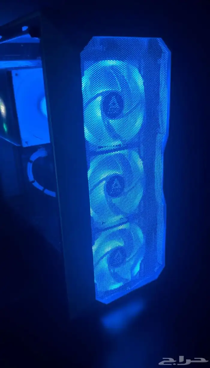 بي سي قيمنج مع شاشه او لحاله pc gaming with monitor 5
