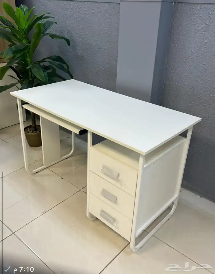 طاوله مكتب بتصميم هندسي أنيق بمقاسات مختلفه 26