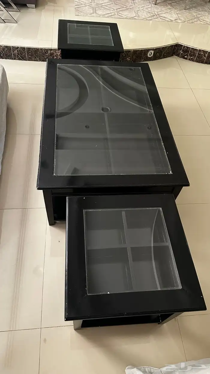 طاولات و أريكه للبيع 2