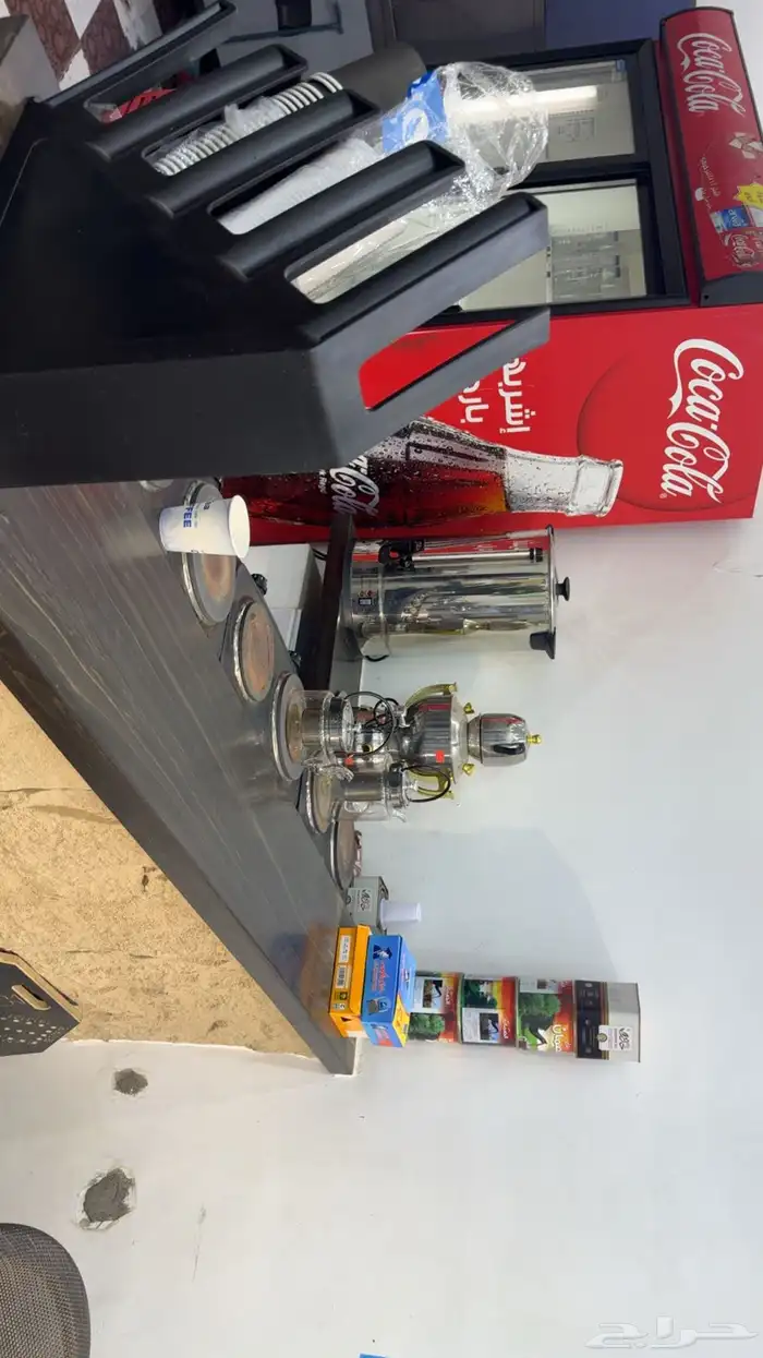 محل لتقبيل بكامل اغراضه 7