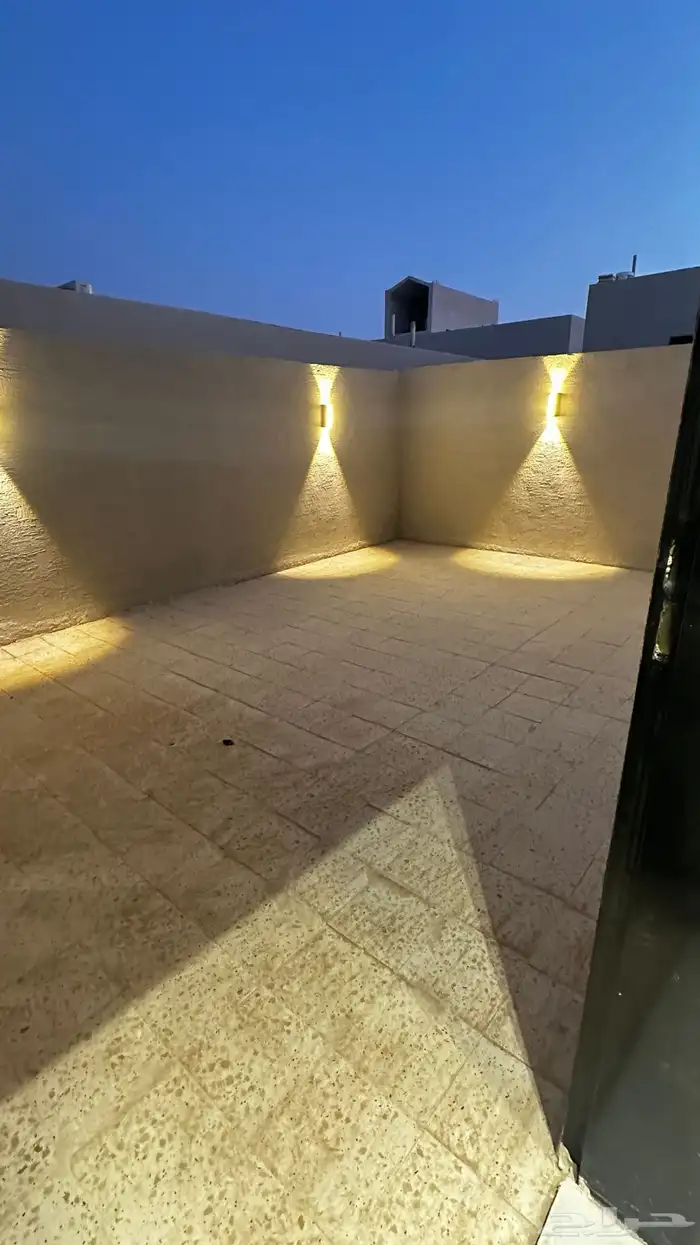 تاون هاوس أرضي ثلاث ادوار بجودة ممتازه ويوجد جميع الضمانات 32