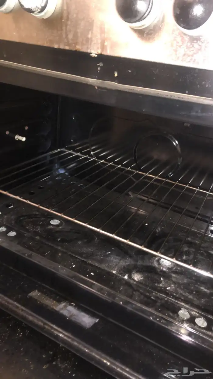 فرن شغال. بالكامل فوق وتحت. ومافيه اي كسر. ابي فيه450ريال 0