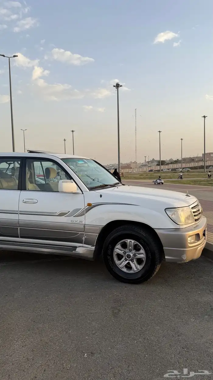 لاندكروزر 2006 فل كامل 8