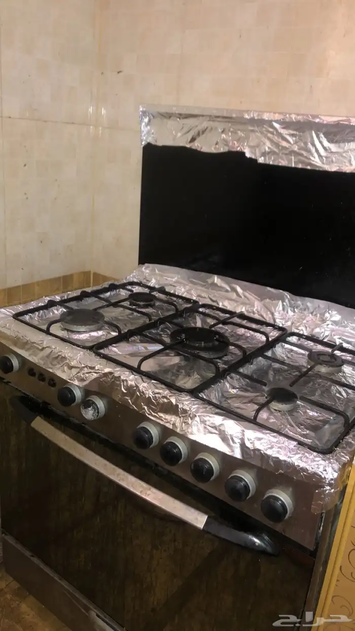 فرن شغال. بالكامل فوق وتحت. ومافيه اي كسر. ابي فيه450ريال 2