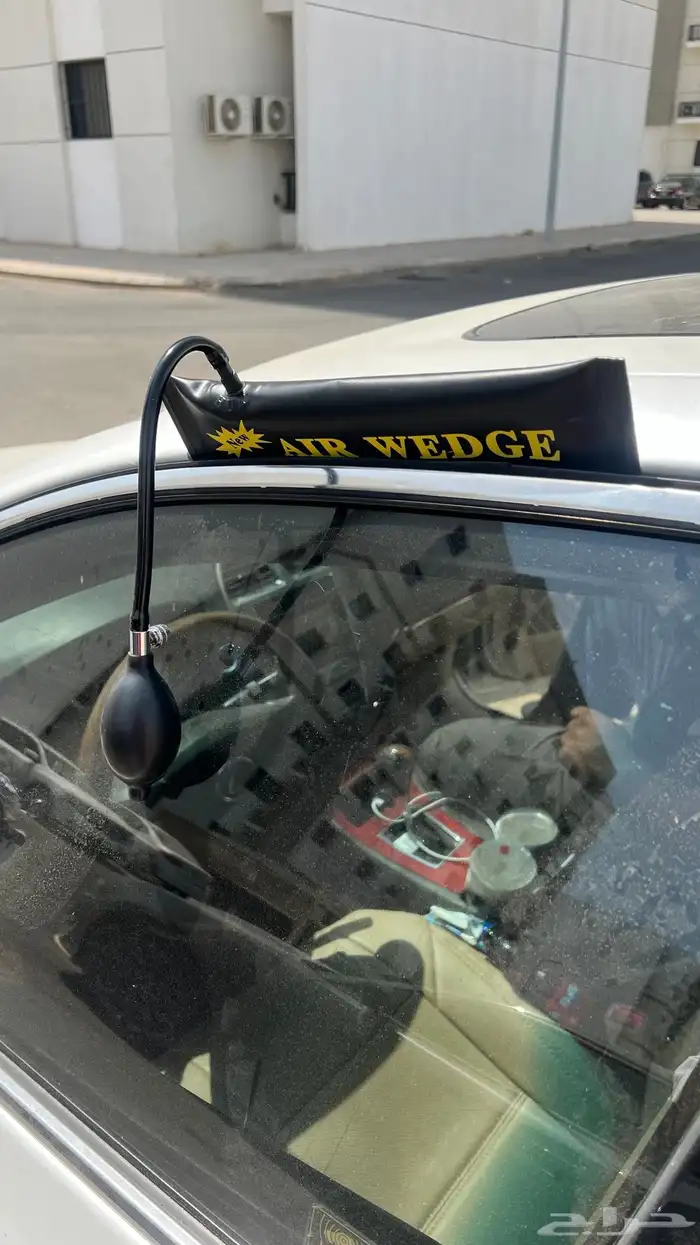 فك باب السيارة بمنفاخ 0