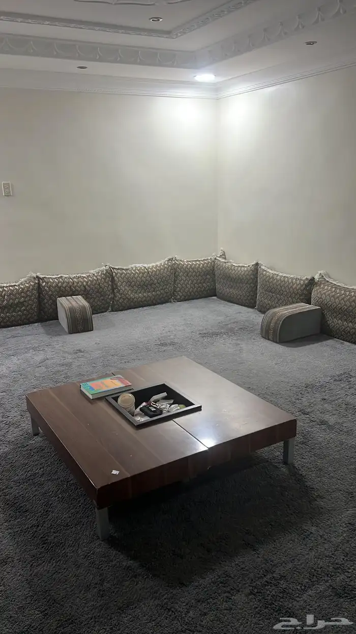 أثاث متنوع للبيع 0