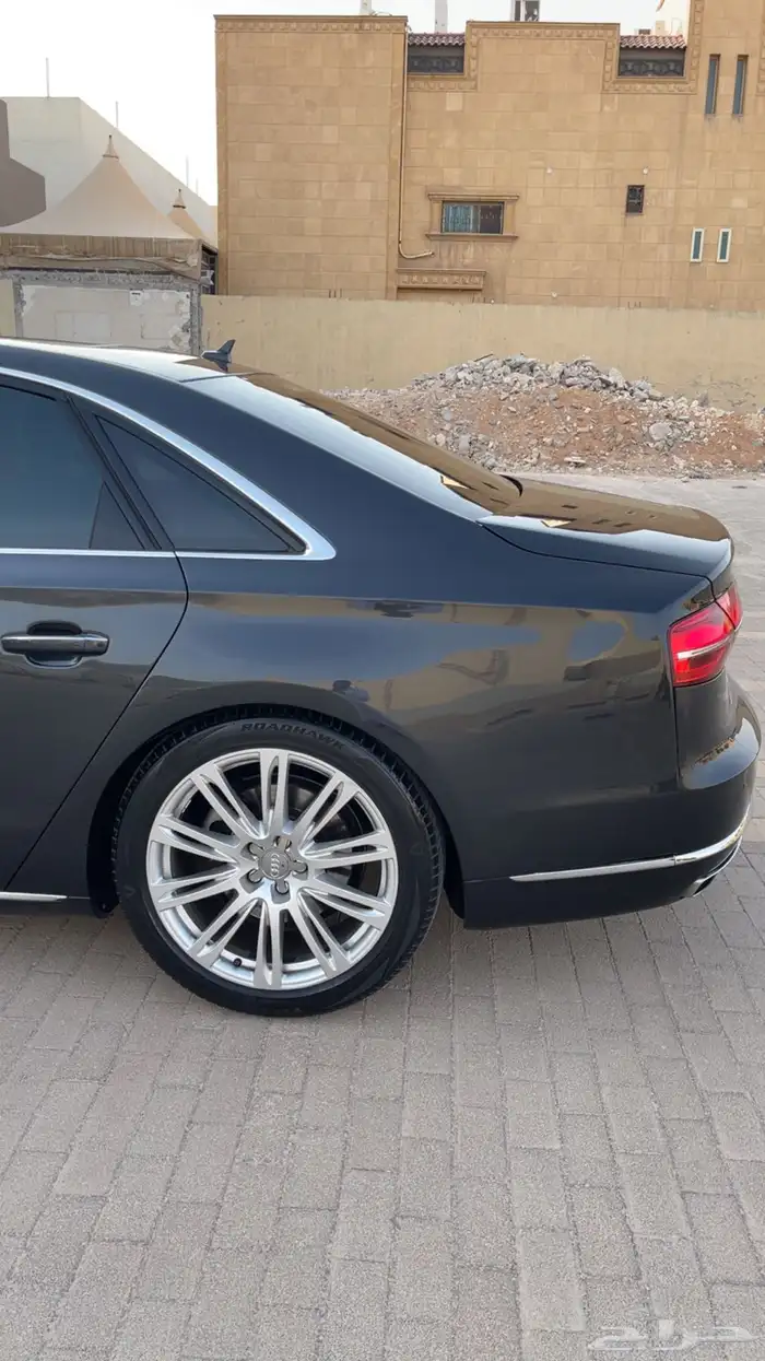 اودي A8 2015 مصدوم صدمة خفيفة البيع مستعجل 4