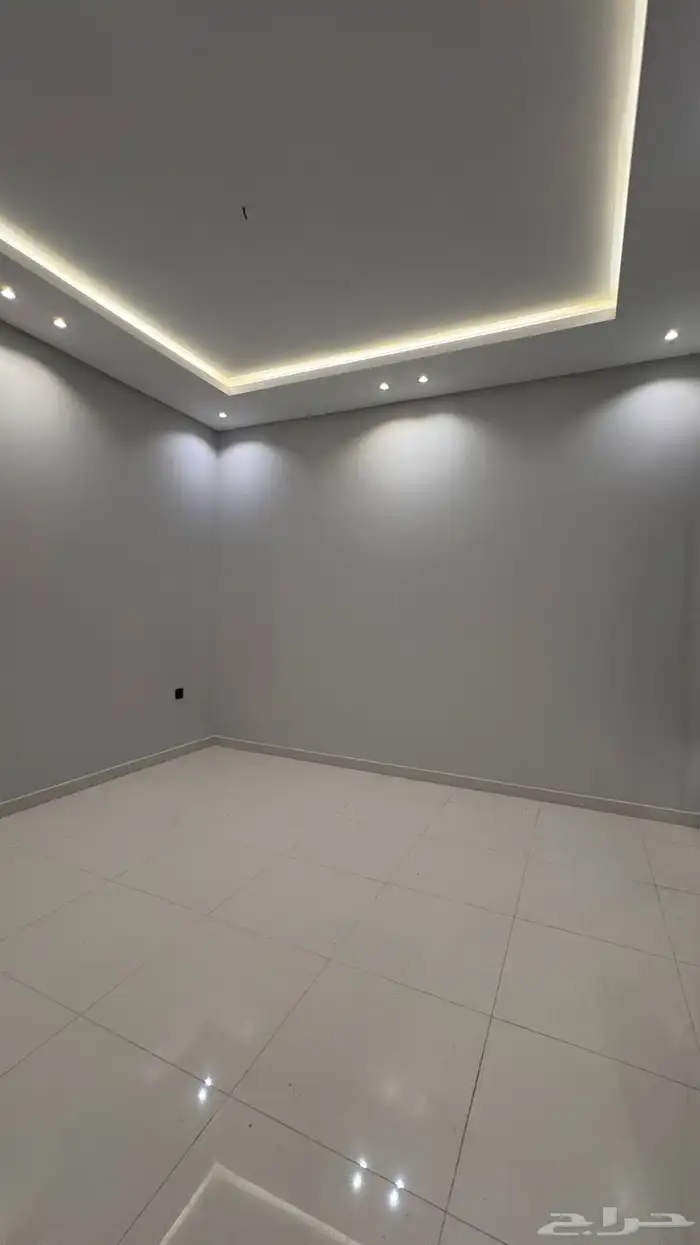 للبيع فيلا مستقله دورين وملحق موقع جدا متميز دره الموسى 26