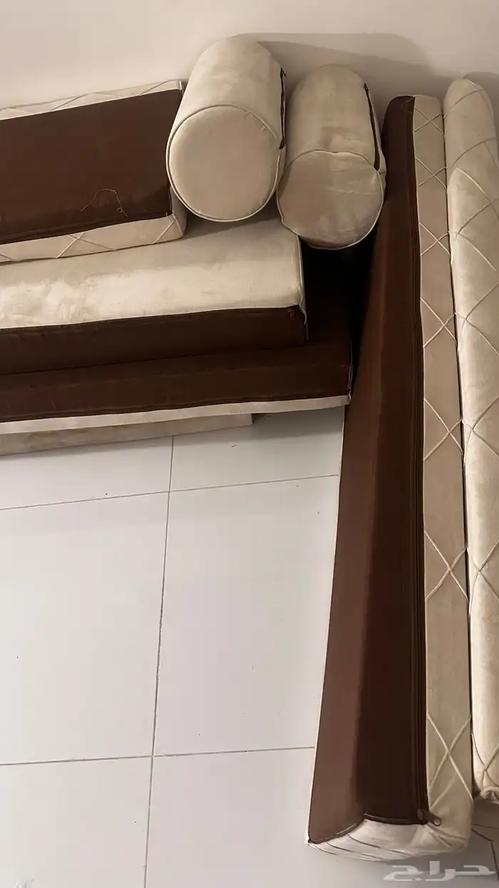 مجلس عربي حرف U ونظيف مافيه عيوب 1