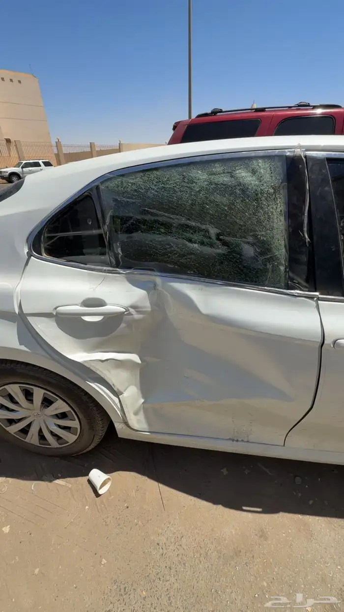 قطع ماكري للبيع كبوت باب خلفي يمين صدام ابيض لولوي 1