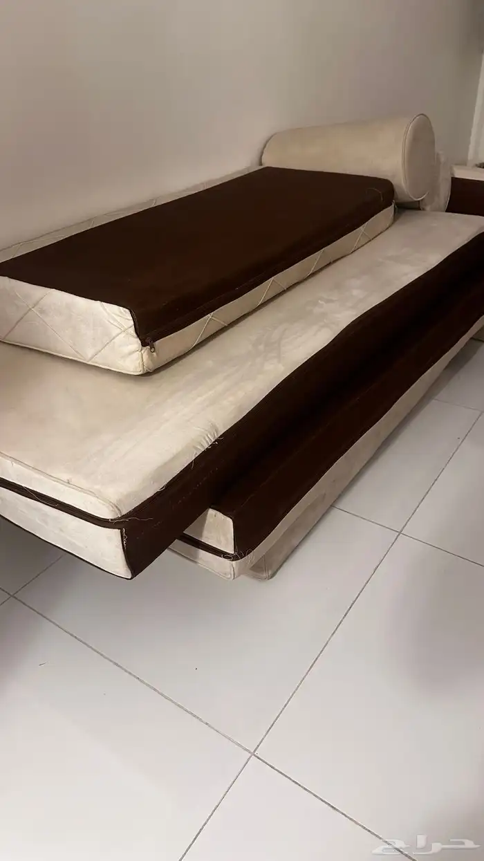 مجلس عربي حرف U ونظيف مافيه عيوب 0