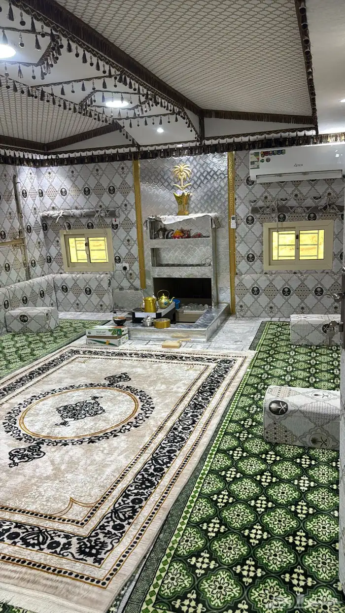 للبيع كرفان عريعره جديده الطول 11 والعرض 4 7