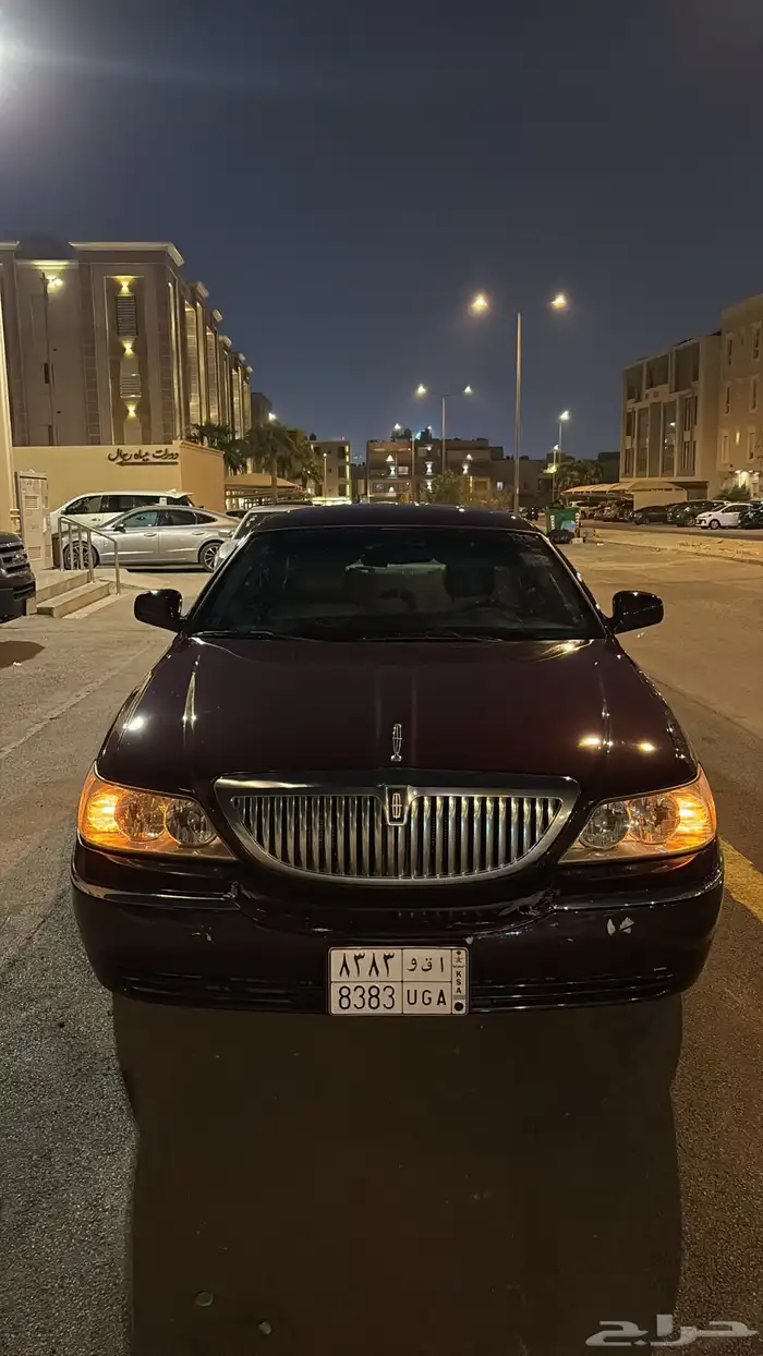 لينكون تاون كار 2006 executive L. (عنابي) 0
