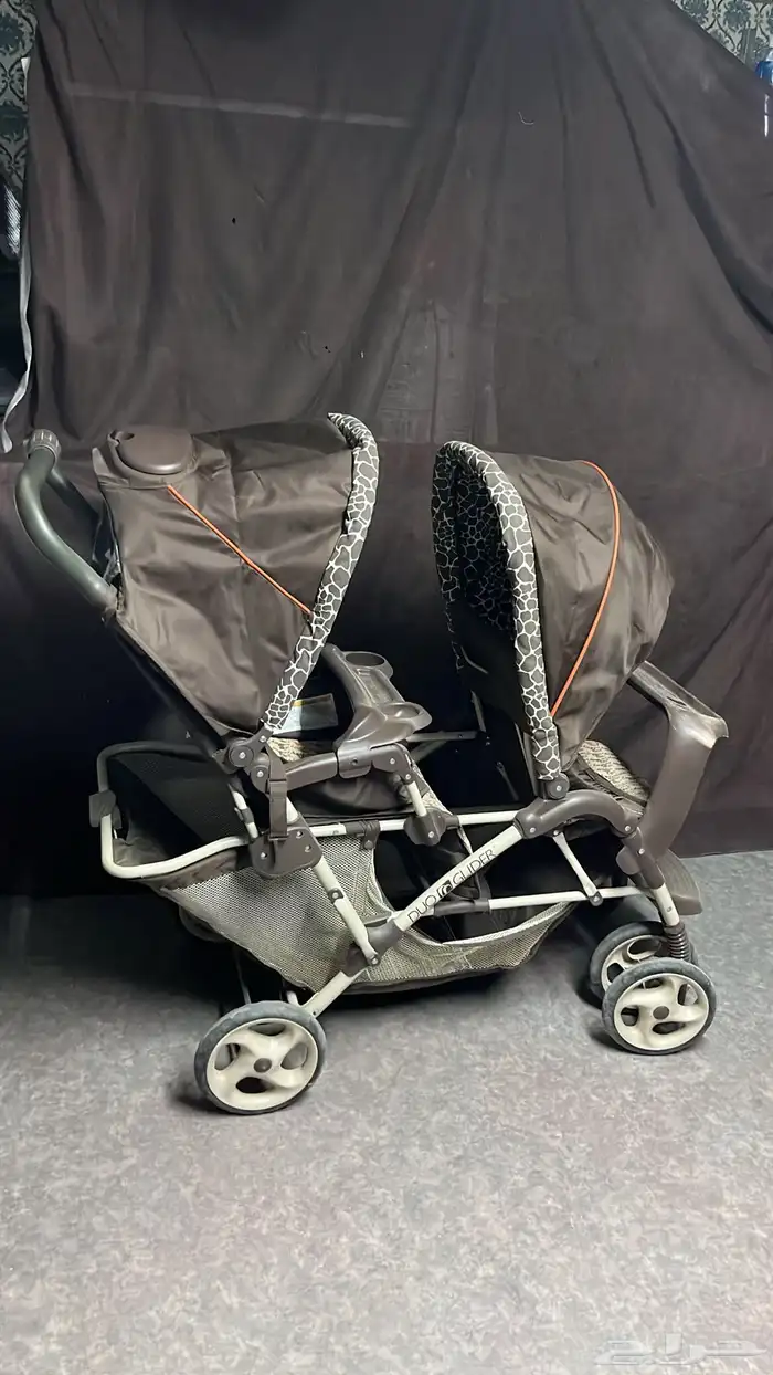 عربيةاطفال حقت ثنين شبه الجديده للبيع . 3