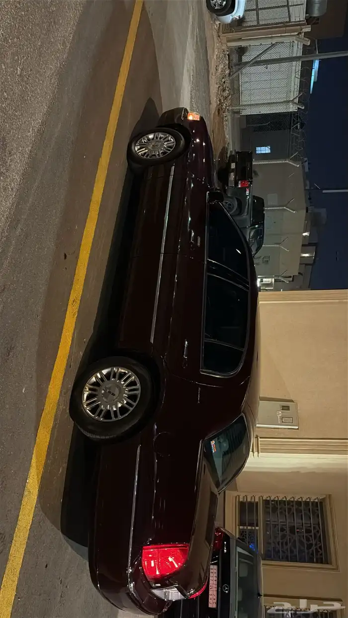 لينكون تاون كار 2006 executive L. (عنابي) 3