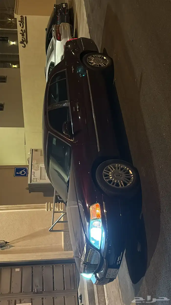 لينكون تاون كار 2006 executive L. (عنابي) 9