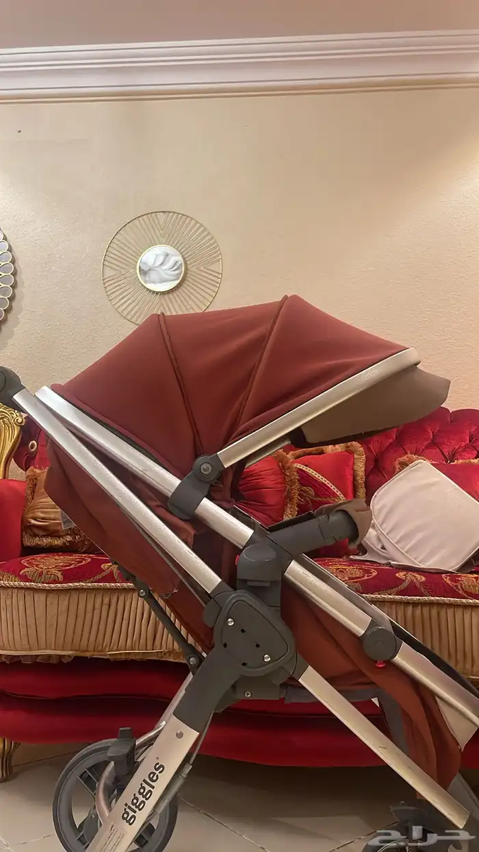 عربة أطفال نظيفه وفخمه 5
