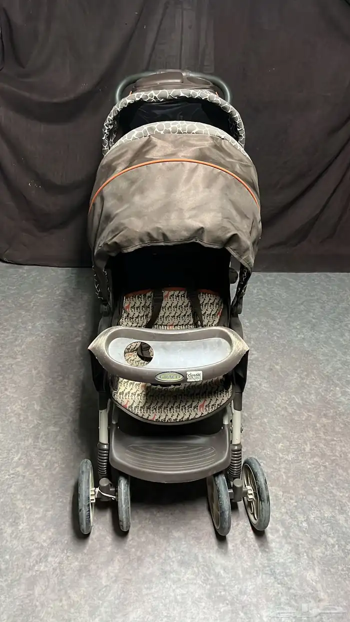 عربيةاطفال حقت ثنين شبه الجديده للبيع . 0