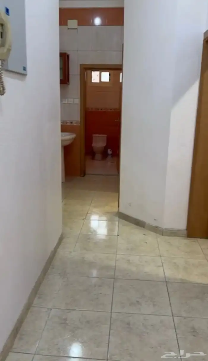 شقه للعوائل نظيفه وحديثه في الخالديه 0
