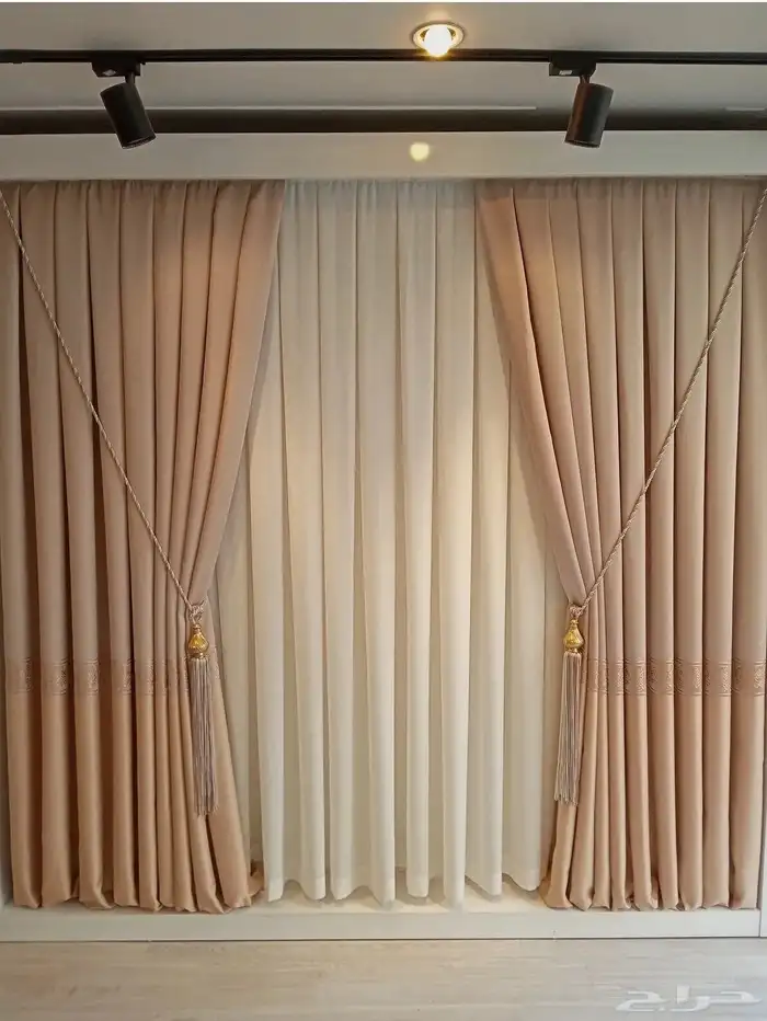 ستائر فاخرة للمجالس والديكور العصري 15