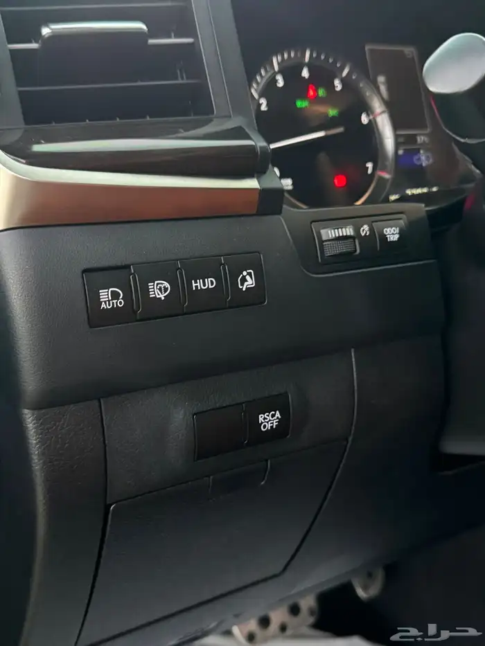 لكزس LX570 2018 فل كامل سعودي 16