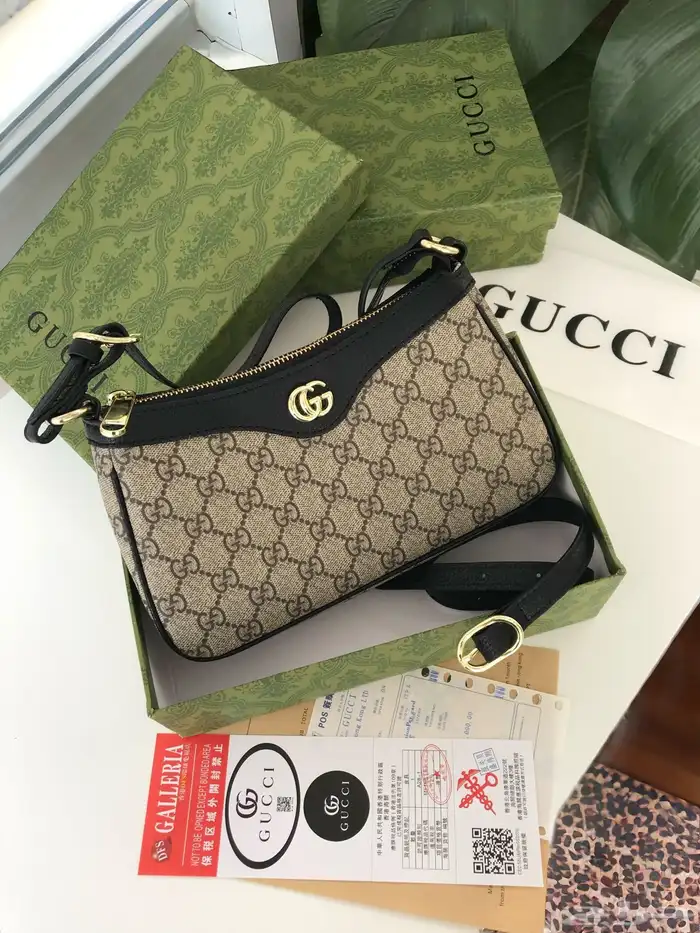 كعب لوبوتان شنط قوتشي الهبه شنط ايرمز 25