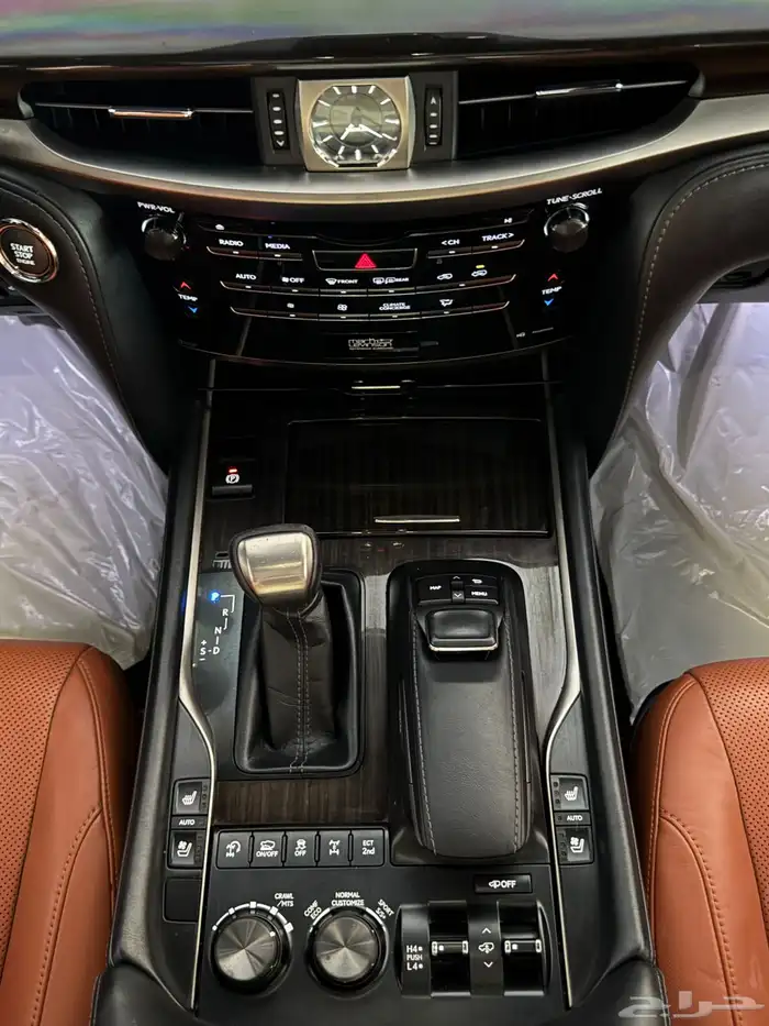 لكزس LX570 2018 فل كامل سعودي 33