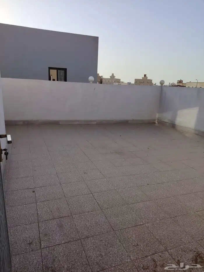 للبيع فيلا في حي الرحمانية 27