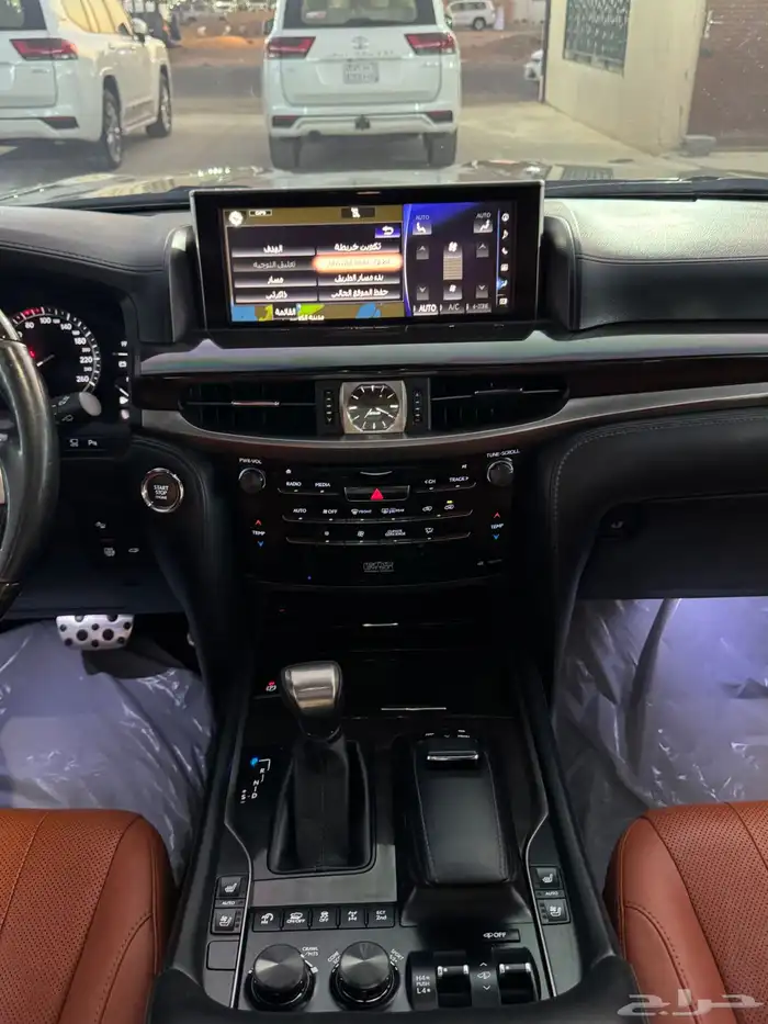 لكزس LX570 2018 فل كامل سعودي 26