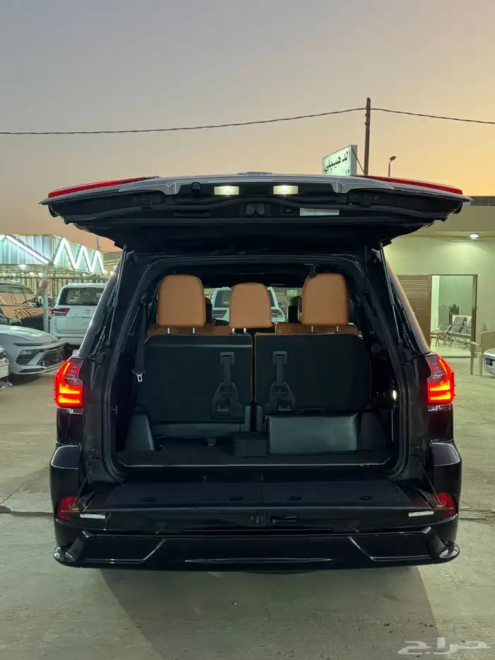 لكزس LX570 2018 فل كامل سعودي 35