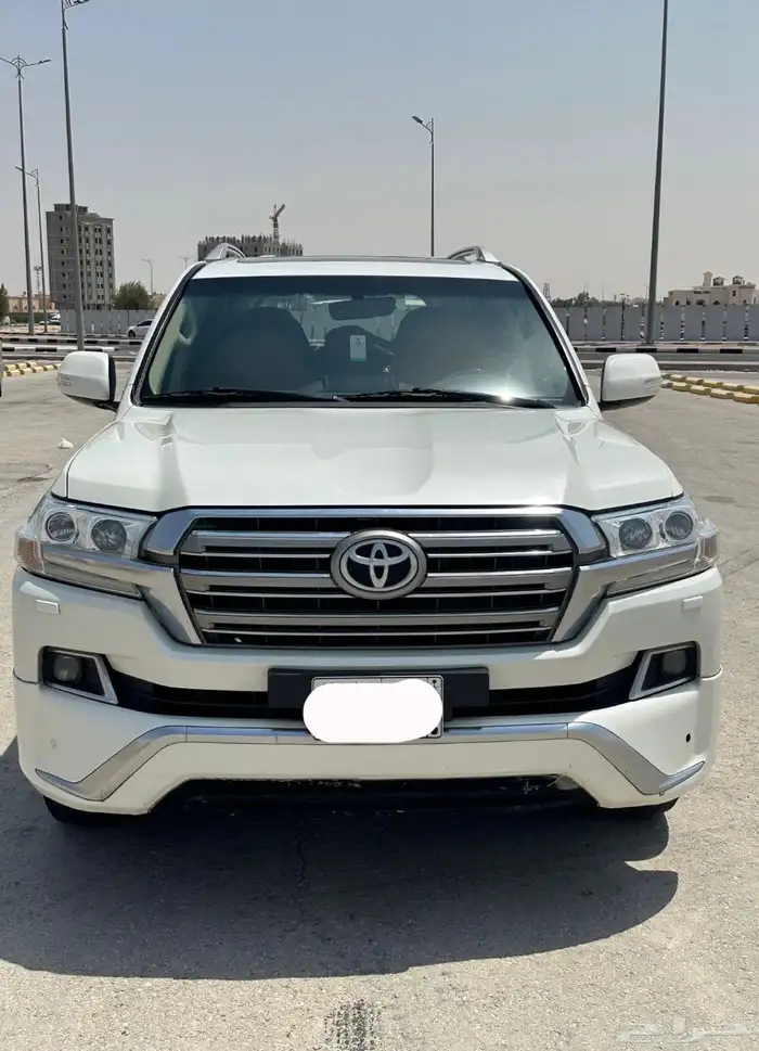 جيب لاند كروزر GXR 2017 تويوتا الاحساء الشرقيه للبيع 3