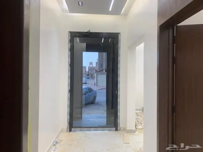 للبيع فلتين كل فله 250 حي لبن 7