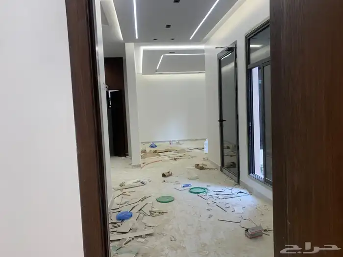 للبيع فلتين كل فله 250 حي لبن 5