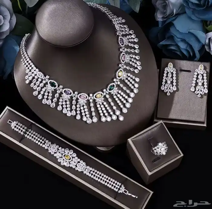 البيع كامل مع العلب على السوم 32 طقم 0