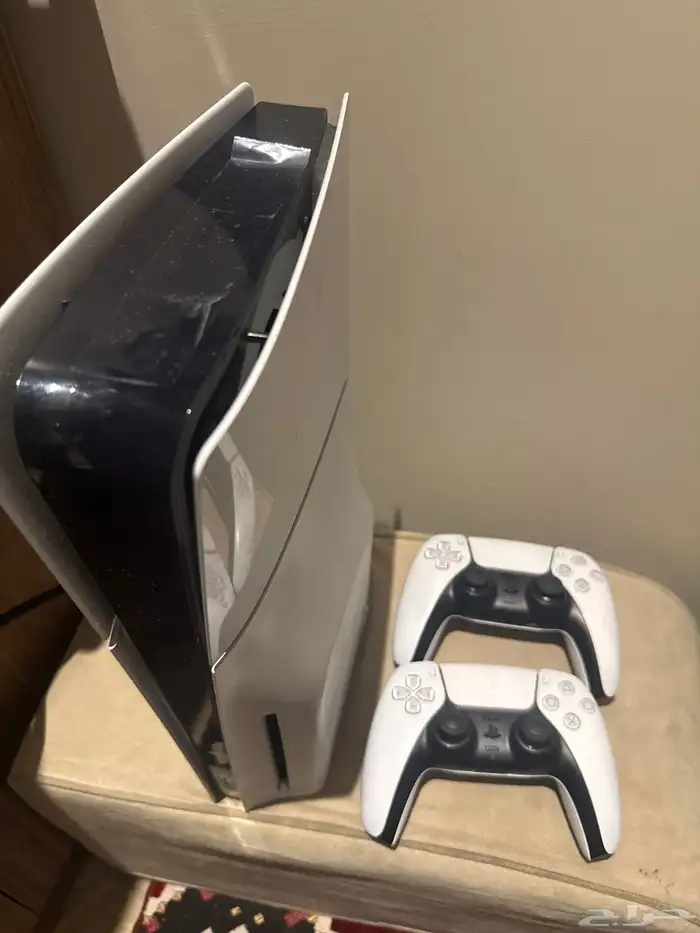 سوني فايف للبيع نظيف جدآ مع يدين 0