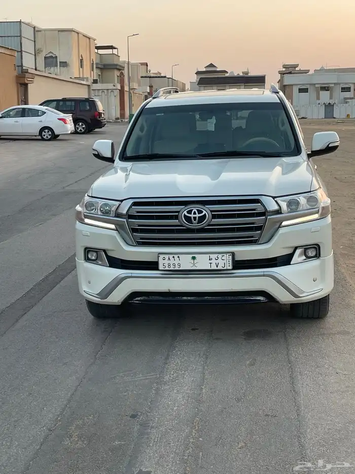 للبيع جيب جي اكس ار 2018 3