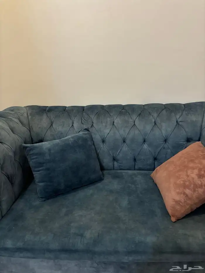 كنب مجلس شبه جديد ألوانه فالطبيعة اجمل بكثير 0